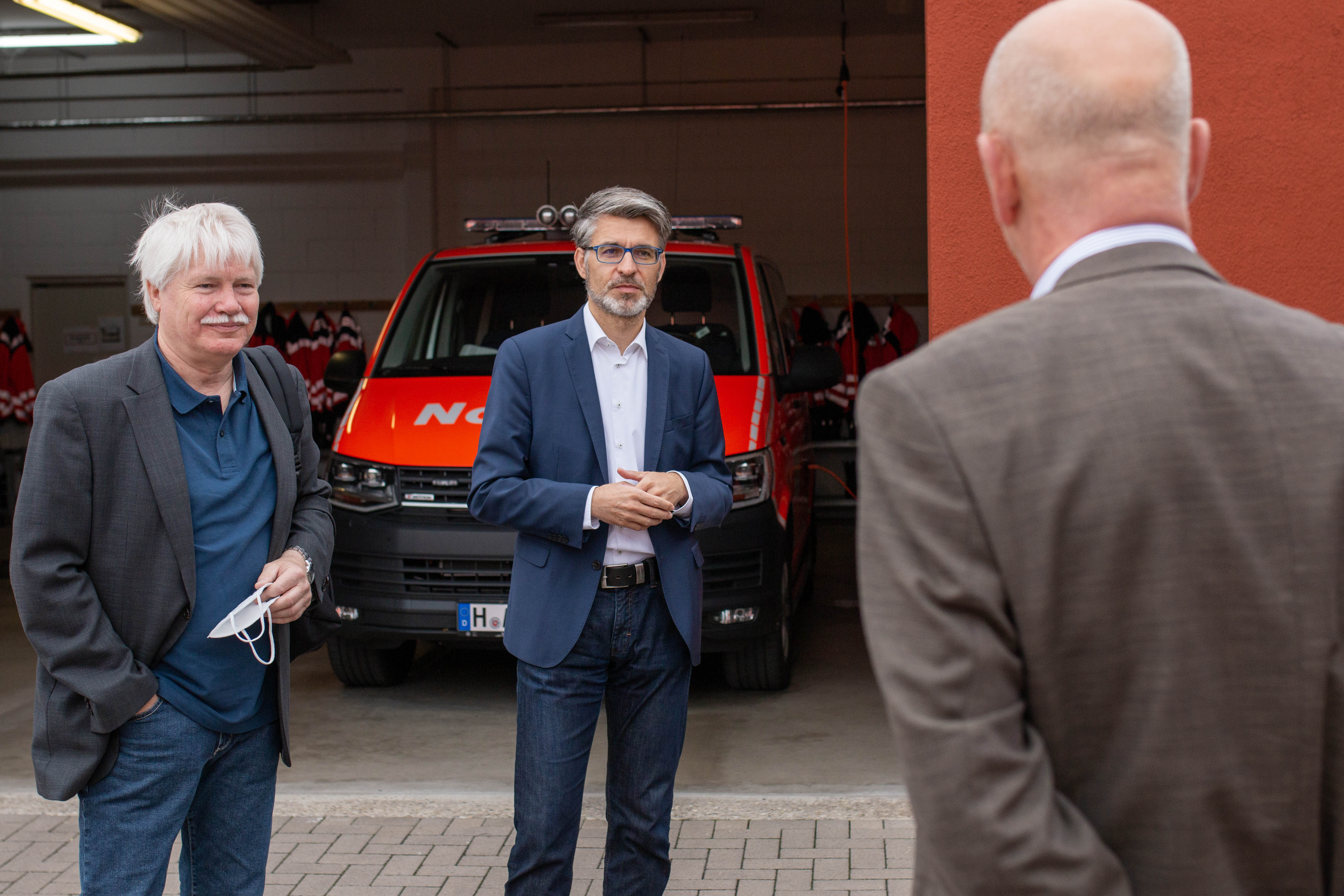 Landtagsabgeordnete besucht Rettungswache Gehrden